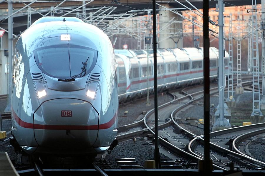 Bahn streicht Familienreservierung: Grünen-Experte kritisiert Preiserhöhung und schlechte Leistung