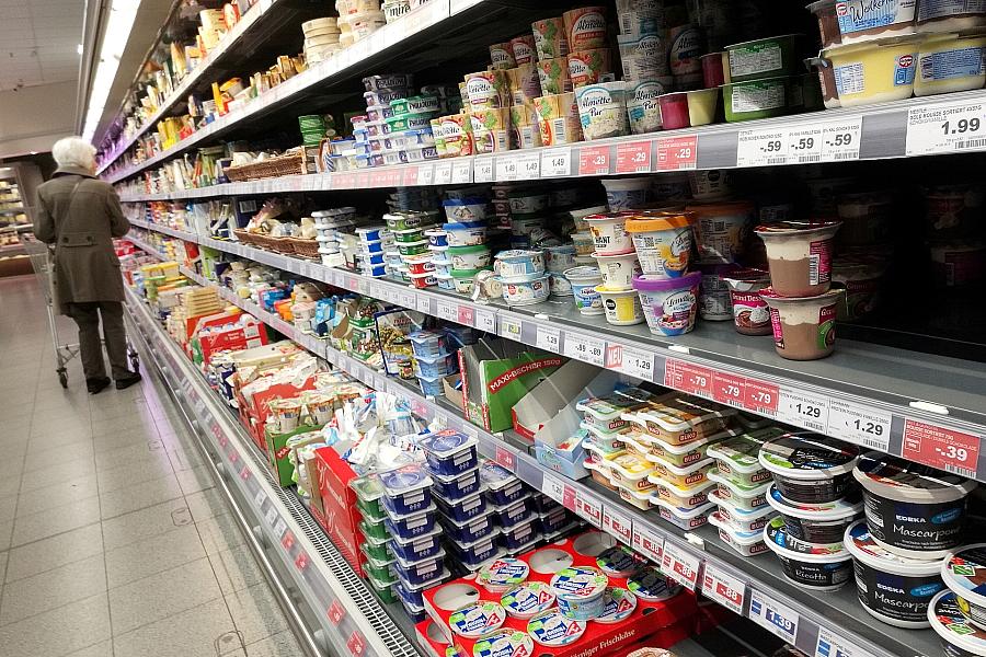 Linke fordert Mehrwertsteuersenkung für Grundnahrungsmittel und ÖPNV zur Entlastung bei Inflation