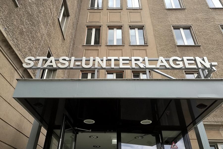 Thüringens Ministerpräsident Mario Voigt fordert mehr Anerkennung für DDR-Opfer
