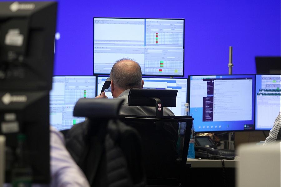 DAX leicht im Minus – Investoren warten auf US-Notenbanksitzung