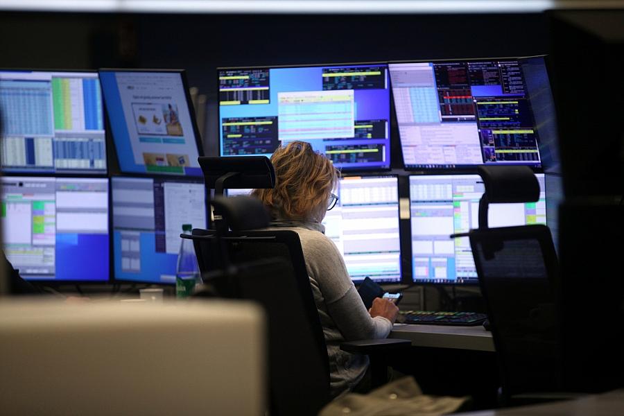 Dax steigt zum Wochenstart – US-Wirtschaftsdaten beflügeln die Märkte