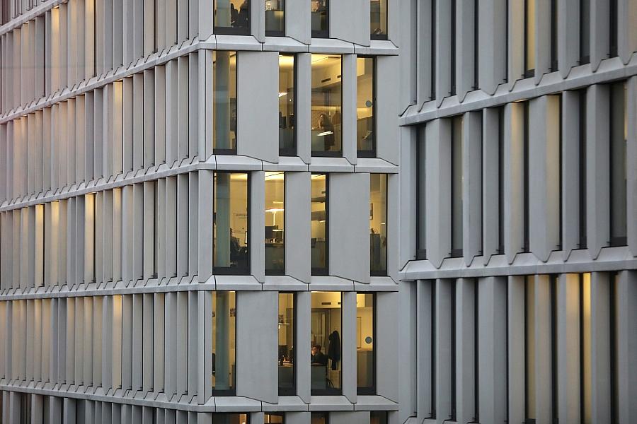Arbeitszeit in Deutschland: Vollzeitbeschäftigte arbeiten weniger als EU-Durchschnitt