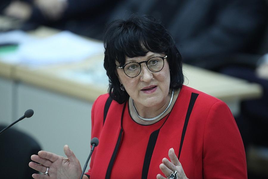 Grüne sehen nach Rücktritt von Bildungsministerin Chance für Neuanfang