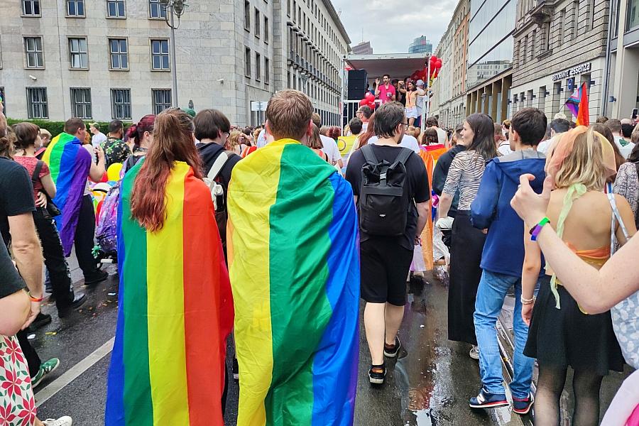 Bettina Böttinger kritisiert Queerpolitik der Bundesregierung und AfD-Chefin Alice Weidel