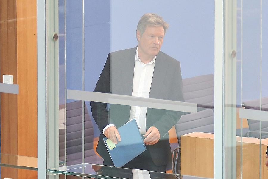 Northvolt-Förderung: Wirtschaftsprüfer sahen Risiko bei einem Prozent – Habeck in der Kritik