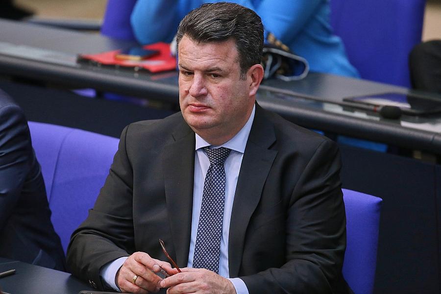 Hubertus Heil kritisiert Anti-Aufrüstungs-Manifest als unrealistisch