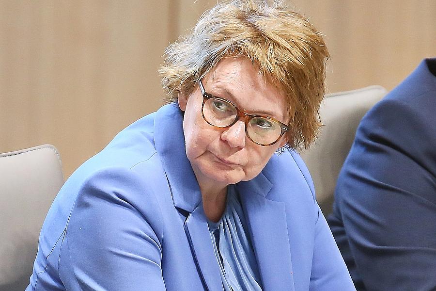 Niedersachsens Innenministerin bei Taser-Einsatz skeptisch