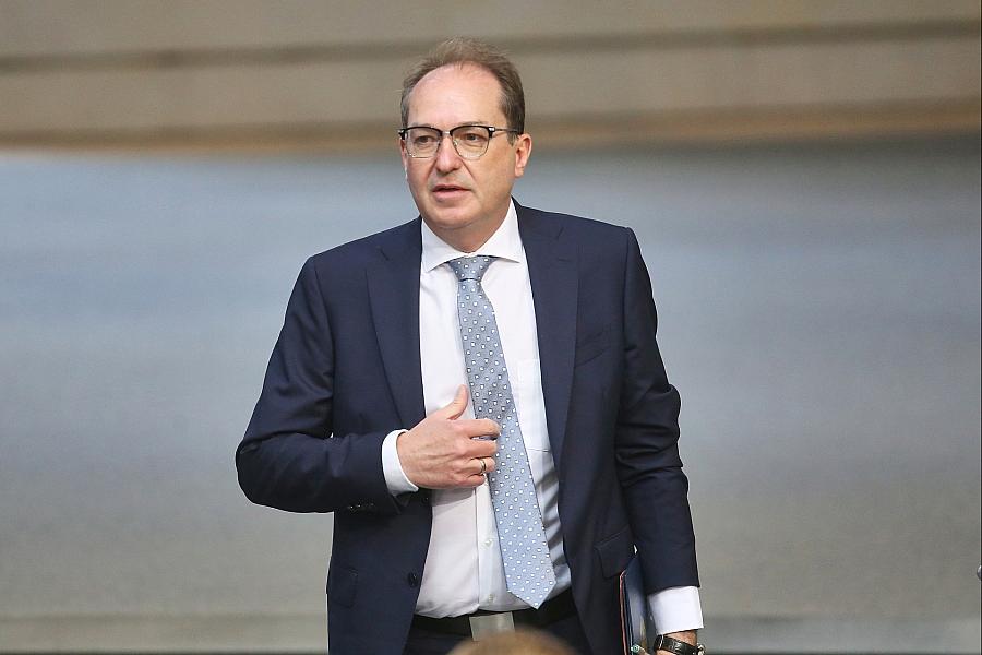 Dobrindt will mehr KI-Einsatz gegen hybride Bedrohungen und Spionage