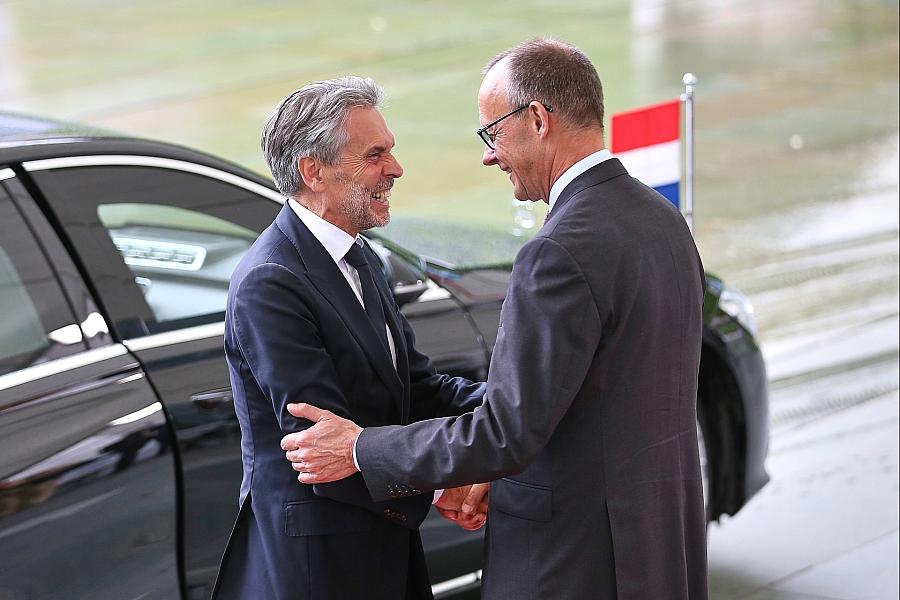 Niederländischer Ministerpräsident Dick Schoof trifft Friedrich Merz zu Gesprächen über Europa und Asylpolitik