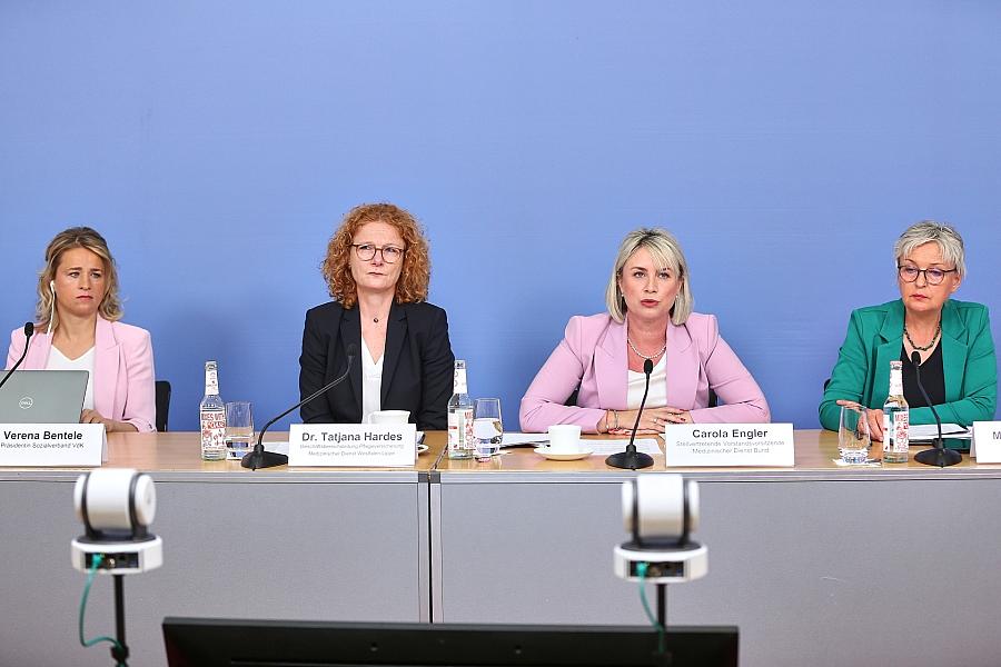 Pflegebedürftigkeit in Deutschland verdoppelt: Modernisierung der Pflegebegutachtung gefordert