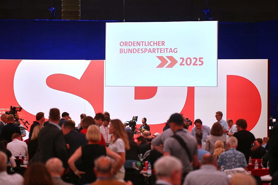 SPD-Parteitag in Berlin: Klingbeil und Bas im Fokus der Neuwahl