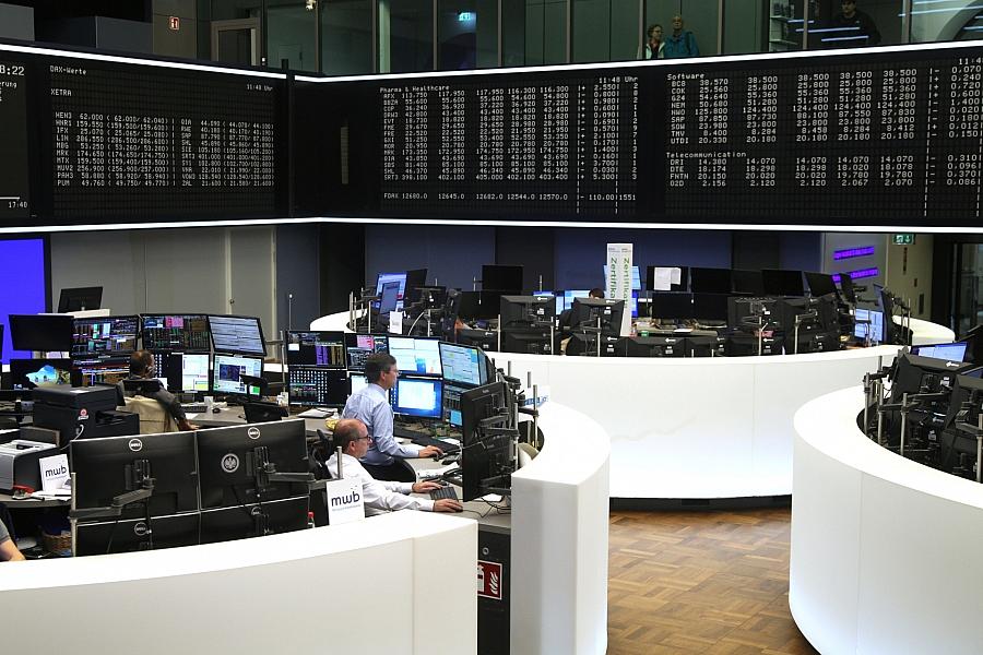 Dax kämpft mit Verlusten – Handelsstreit belastet europäische Märkte