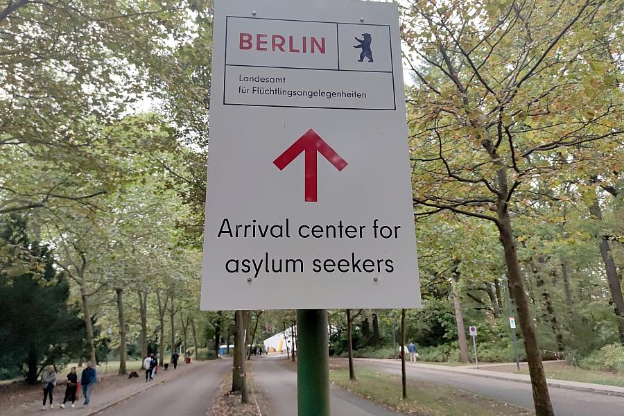 Bundesregierung hat keine Erkenntnisse zur Auslastung der Kommunen bei Asylsuchenden