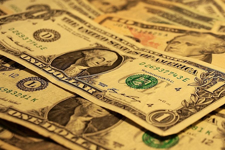 Währungskrise droht: Wirtschaftshistoriker warnt vor gezielter Dollar-Abwertung
