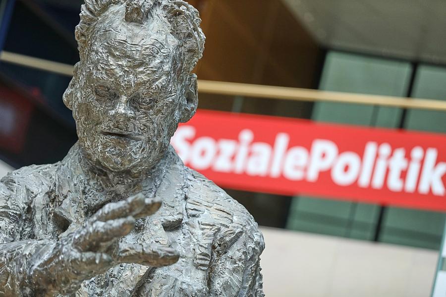 Matthias Brandt über Willy Brandts Kniefall in Warschau und die Bedeutung für heute