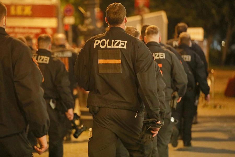 Moped-Fahrer gefährdet Fußgänger in Pulsnitz