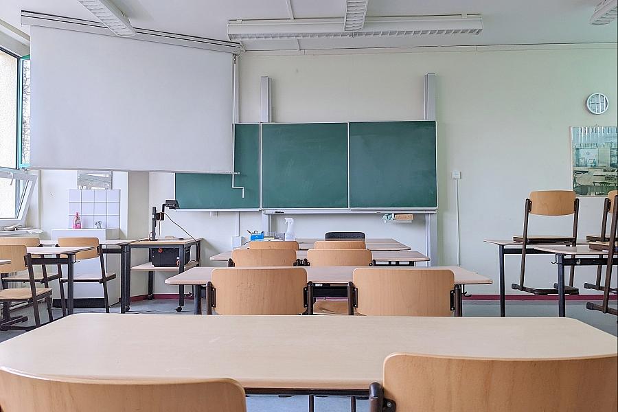 Studie: Kopfnoten kosten 206 Millionen Euro pro Jahr