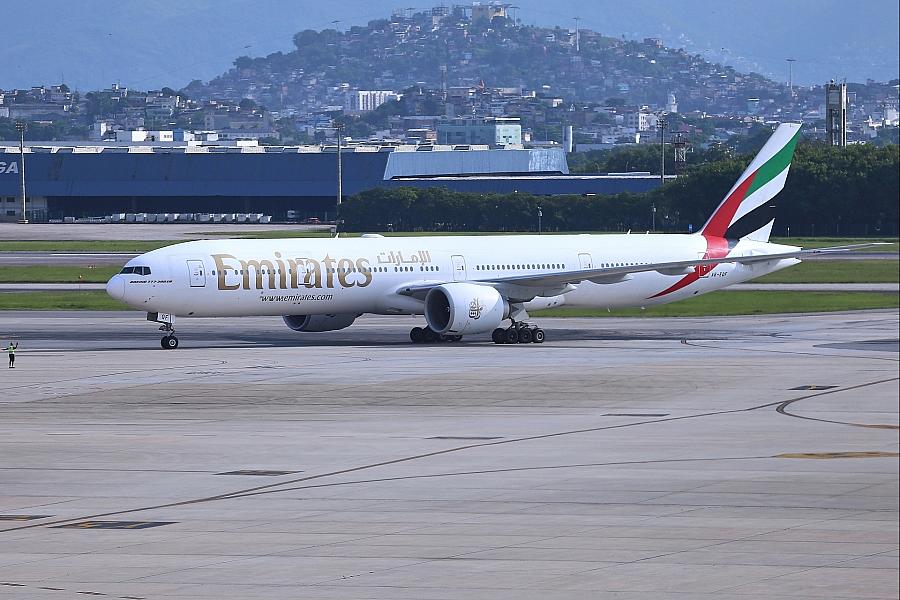 Flüge zahlen mit Bitcoin? Emirates will künftig Kryptowährungen akzeptieren