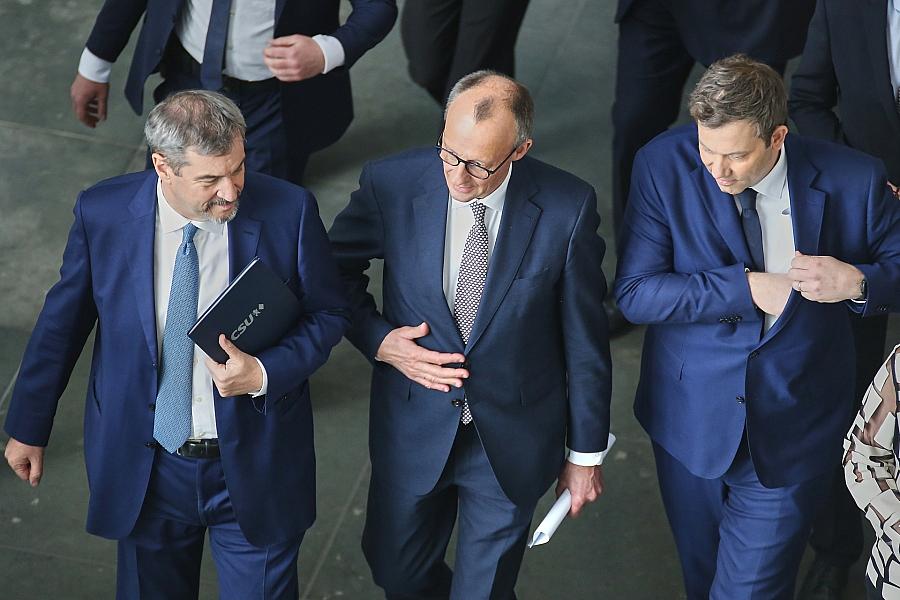 CSU-Chef Markus Söder lobt Zusammenarbeit mit SPD-Vorsitzendem Lars Klingbeil trotz Verfassungsgericht-Debatte