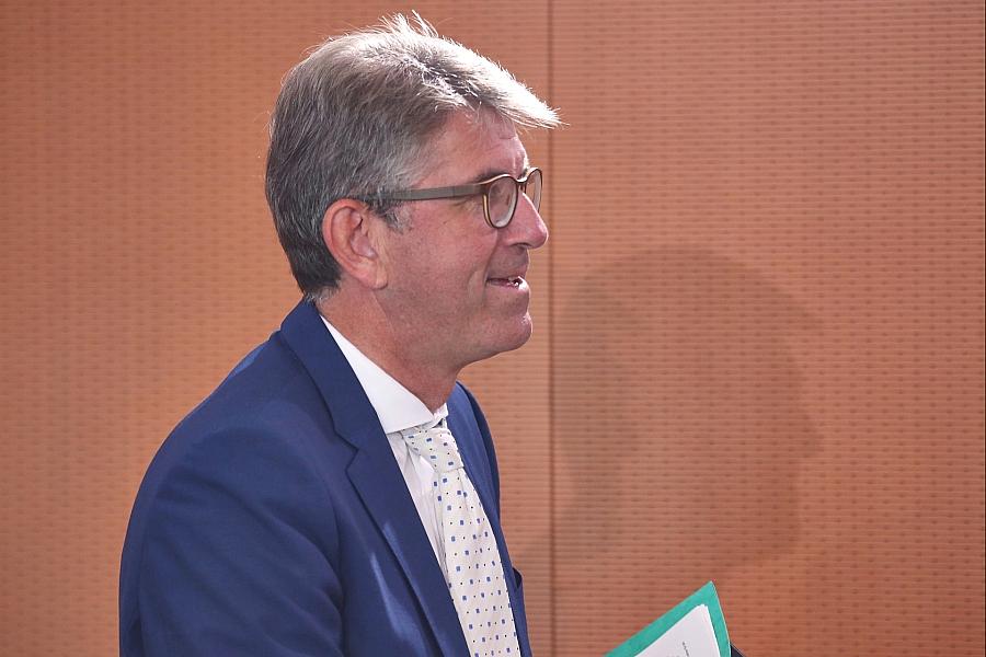 Kulturstaatsminister Weimer fordert Digitalsteuer gegen Tech-Giganten