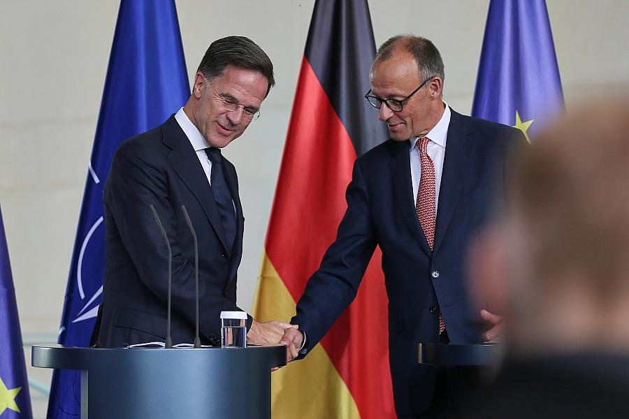 Nato: Merz verurteilt bei Rutte-Besuch Laser-Angriff Chinas