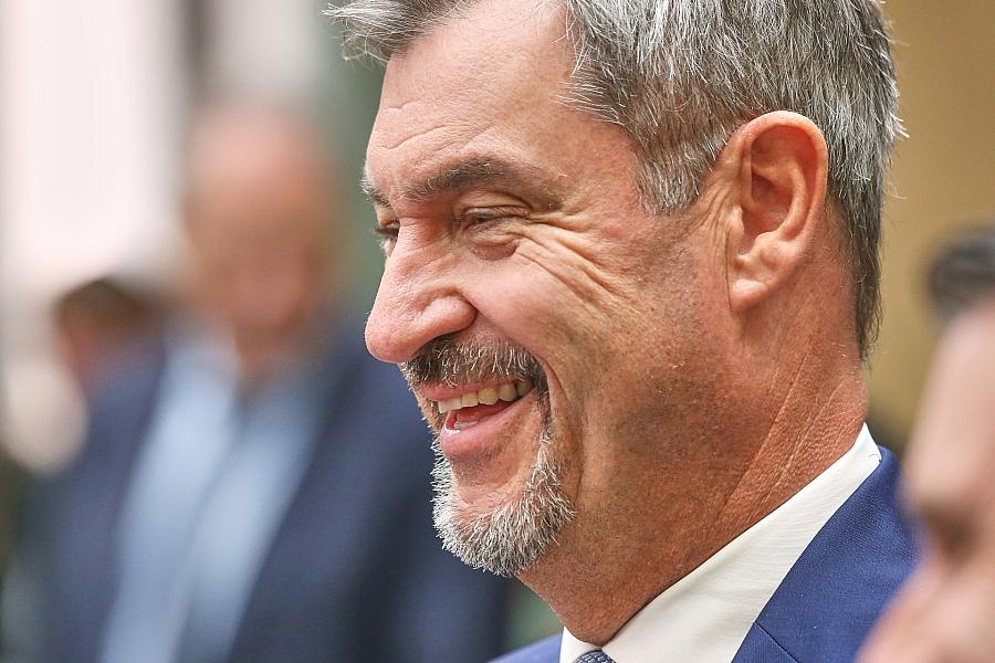 Söder beharrt auf späten Sommerferien für Bayern und Baden-Württemberg