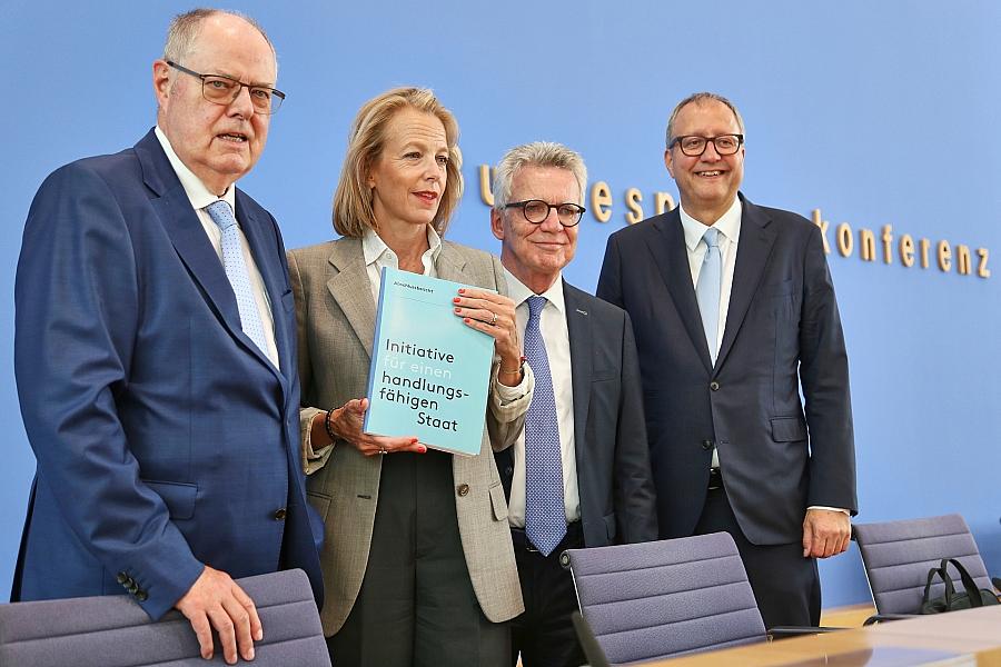 Staatsreform als Gemeinschaftsaufgabe: Initiative fordert Modernisierung und Digitalisierung