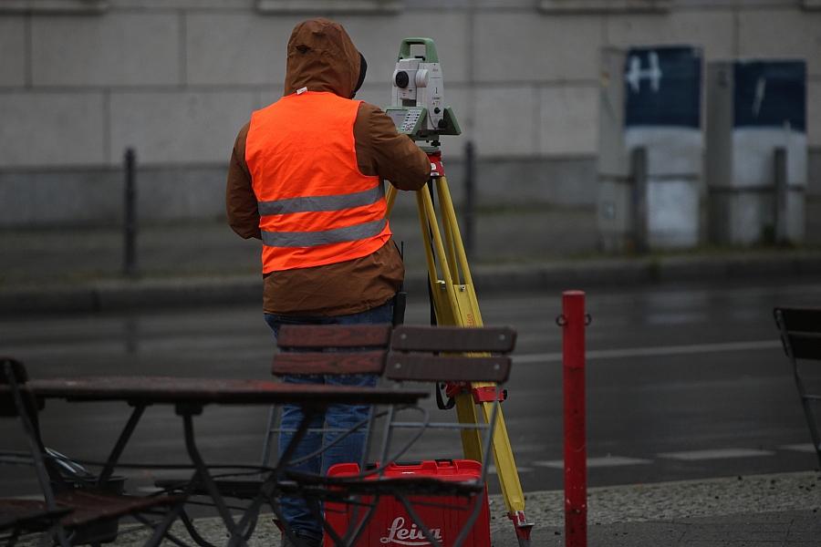 Fachkräftemangel in Deutschland verschärft sich laut Ifo-Umfrage trotz schwacher Konjunktur