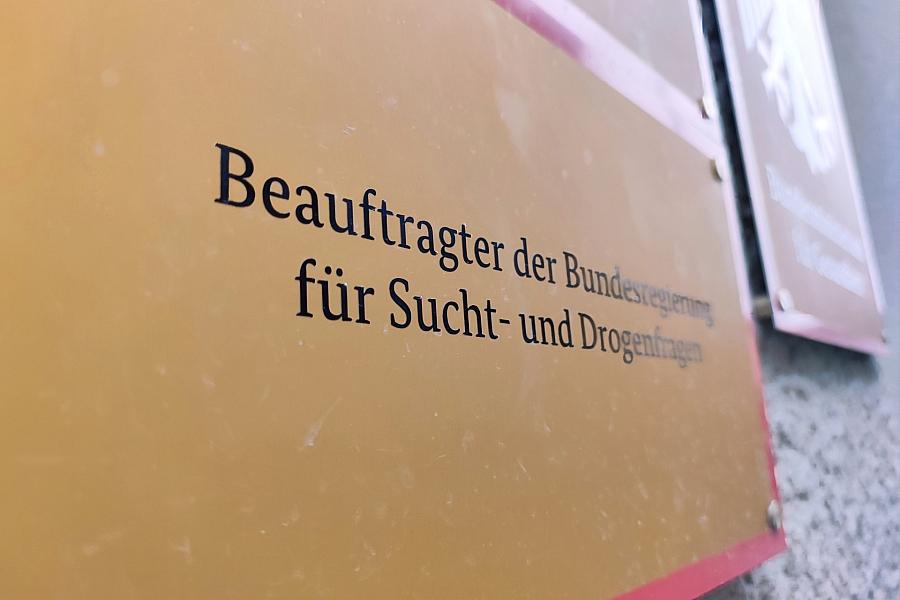 Drogenbeauftragter warnt vor tödlicher Gefahr durch Fentanyl und Nitazene
