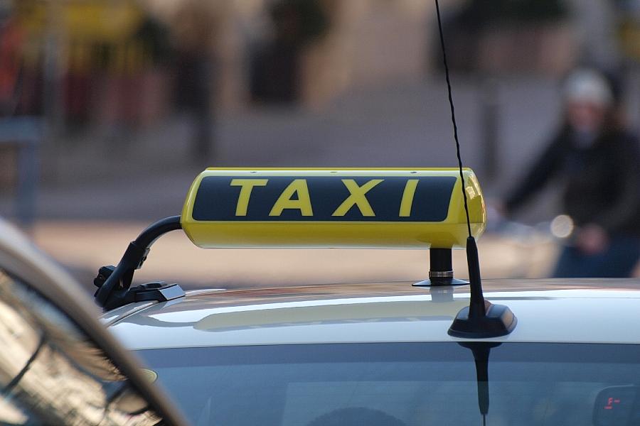 Sachsen-Anhalt erlaubt Taxis in beliebiger Farbe