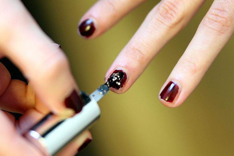 Nageldesigner-Verband kritisiert Ausweispflicht für Kosmetikbranche als „bürokratisch“