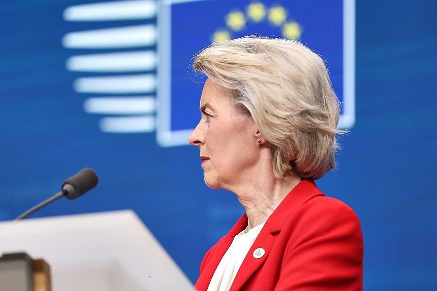 Von der Leyen verteidigt EU-US-Zollkompromiss