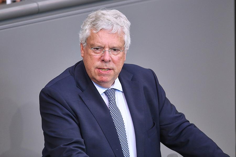 Jürgen Hardt sieht nach Alaska-Gipfel und Trumps Telefonaten vorsichtigen Optimismus für Friedensprozess