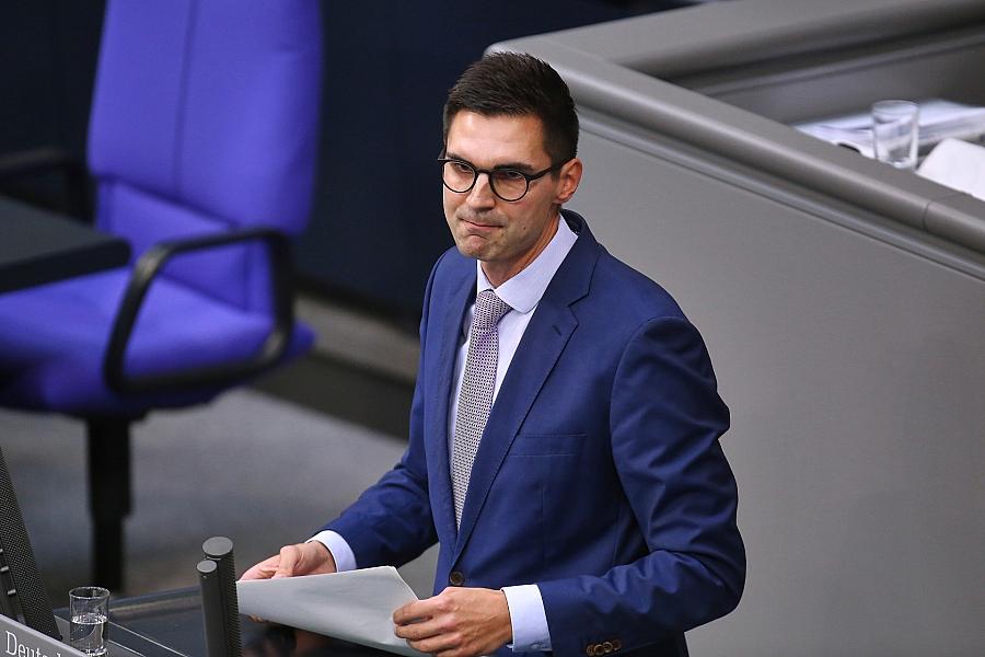 Stromsteuersenkung für alle Verbraucher: Regierungsfraktionen drängen auf Umsetzung im Haushalt