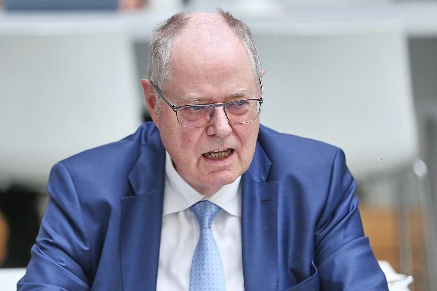 Peer Steinbrück fordert umfassende Sozialstaatsreformen und unterstützt Merz` Pläne