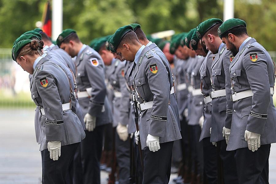 Union kritisiert Pistorius Wehrdienst-Modell und kündigt Veränderungen an