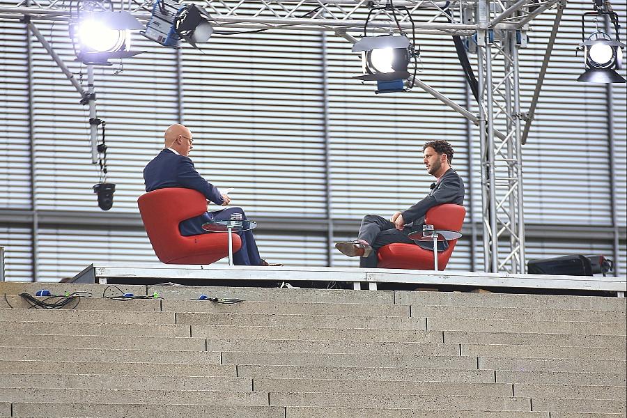 ARD zeichnet Sommerinterview mit Grünen-Chef Banaszak ohne Proteste auf