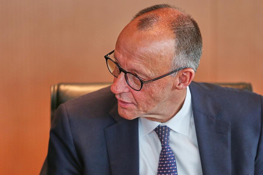 Friedrich Merz verteidigt Stopp von Waffenexporten an Israel – Grundsätze bleiben unverändert