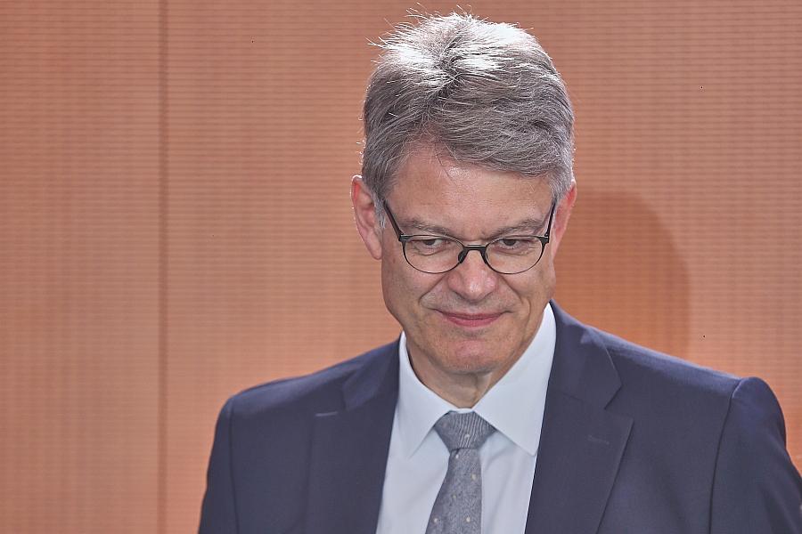 Deutschlandticket: Bund und Länder suchen langfristige Finanzierungslösung