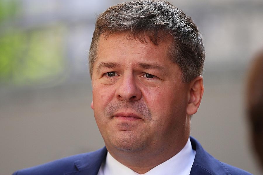 CDU-interner Streit über möglichen Einsatz deutscher Truppen in der Ukraine
