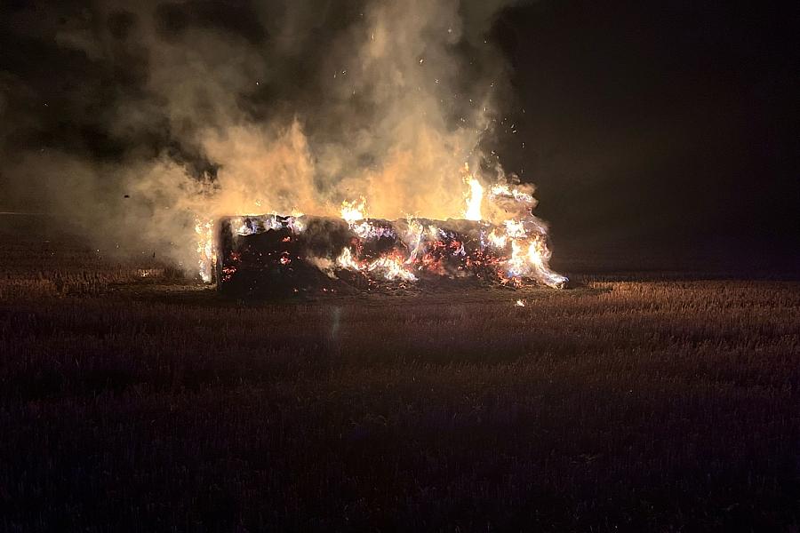 Brand von Strohballen und mehrere alkoholbedingte Vorfälle in Stendal