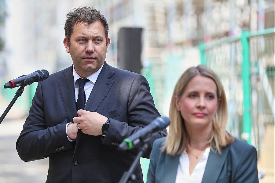 Klingbeil kritisiert Debatte um Hubertz-Schwangerschaft