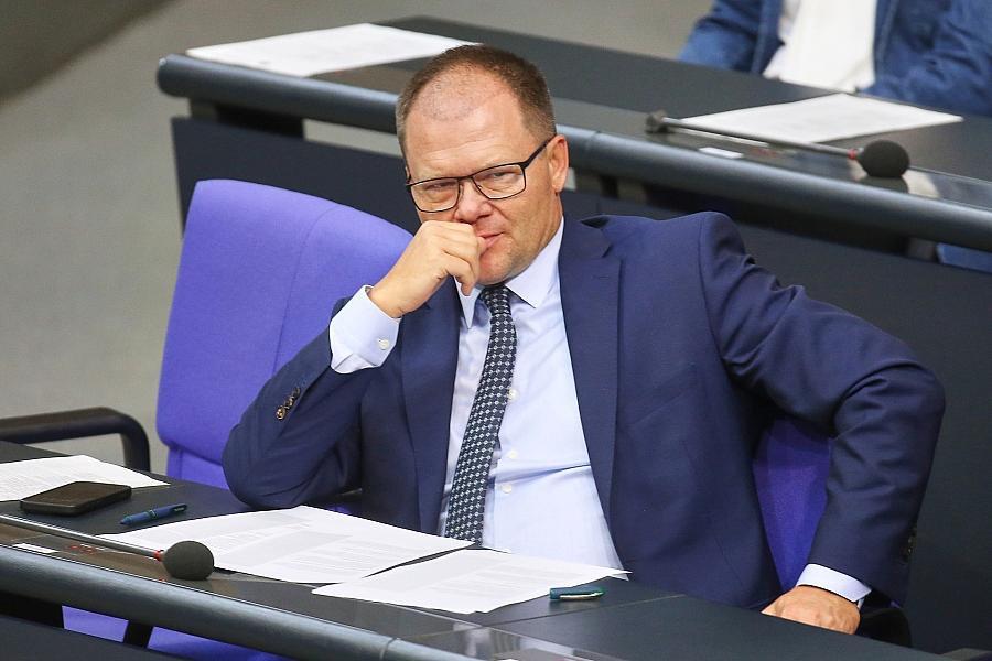 Bundesumweltminister Schneider kritisiert Energiepolitik von Reiche und warnt vor klimapolitischer Sackgasse