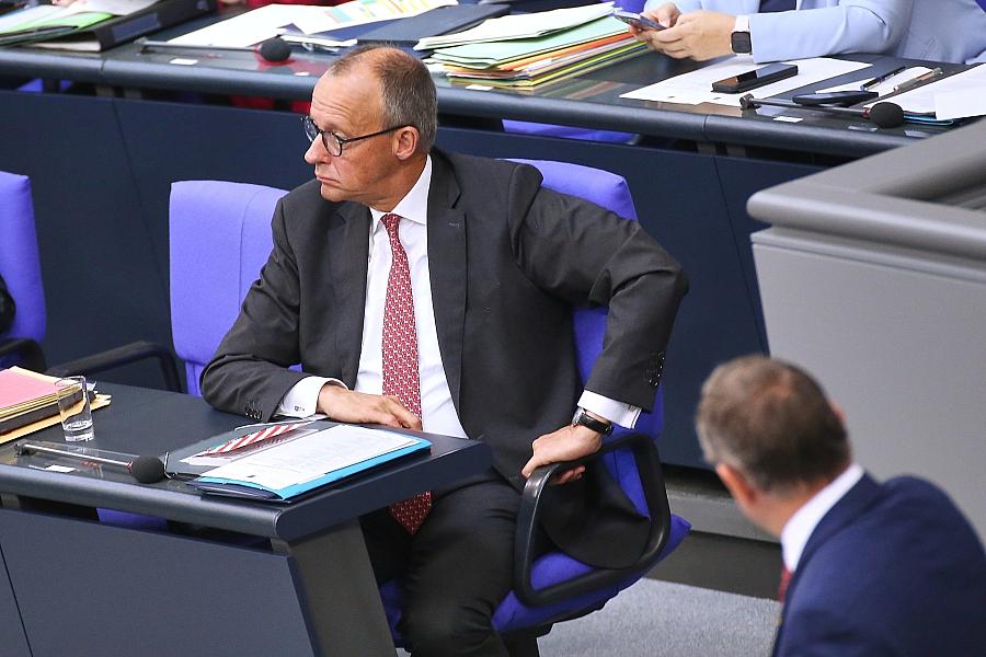 Adenauer-Stiftung warnt vor Kooperation mit AfD – Studie analysiert Umgang mit Rechtspopulisten