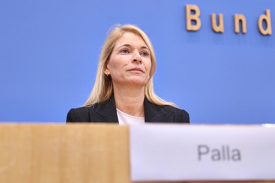 Neue Bahnchefin Palla hält an Abschaffung der Familienreservierung fest