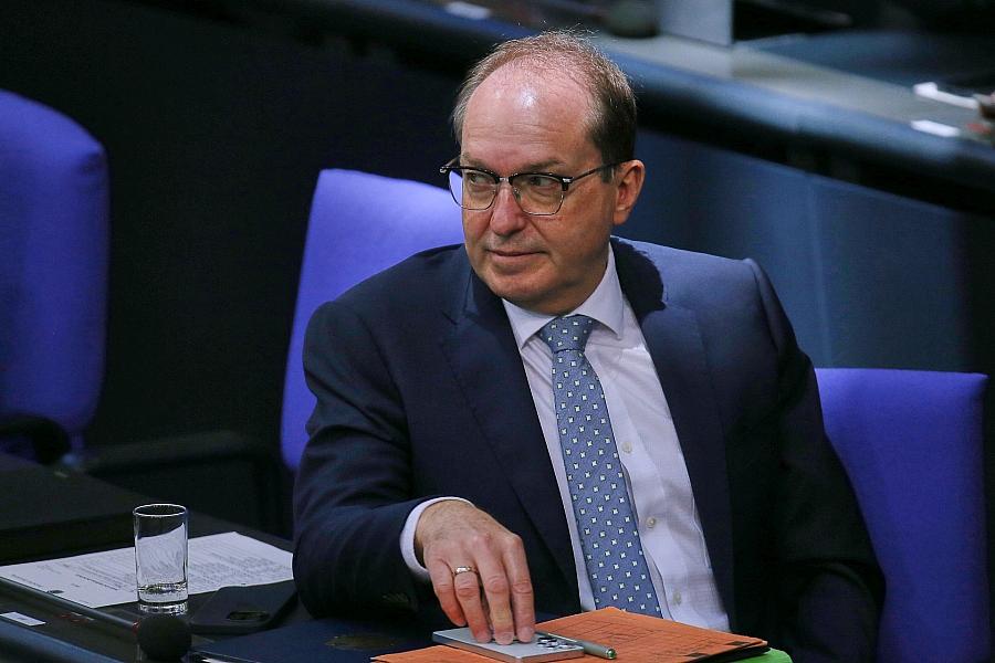 Bundesregierung verhandelt mit Taliban über Abschiebungen nach Afghanistan