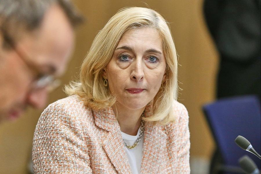 Pflegereform: Bundesgesundheitsministerin Warken äußert sich zurückhaltend zu möglicher Abschaffung von Pflegegrad 1