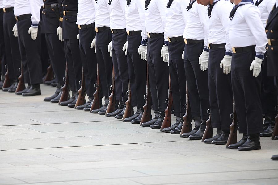 Unionsfraktion fordert Änderungen an Wehrdienstgesetz und Transparenz bei Bundeswehr-Reform