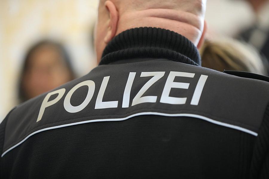 Flucht vor Polizeikontrolle endet mit Unfall in Dresden
