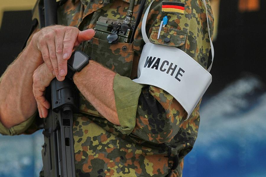 Wehrbeauftragter fordert Nachbesserungen am Wehrdienstgesetz für schnellere Verpflichtung